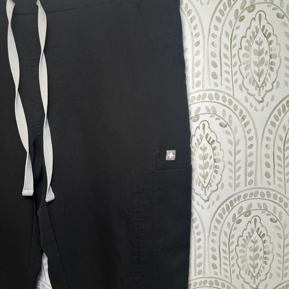 FIGS Black Technical collection Scrub Pants Womens XS Jogger Fit Zipper Pockets - Picture 5 of 10